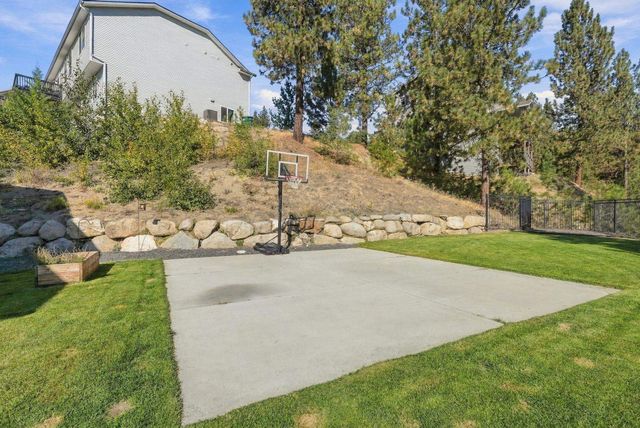 4814 N Emerald Ln, Spokane, WA 99212