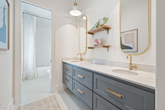 107 Pondside Drive, Lafayette, LA 70503