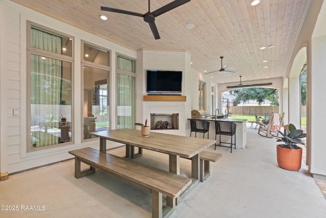 107 Pondside Drive, Lafayette, LA 70503