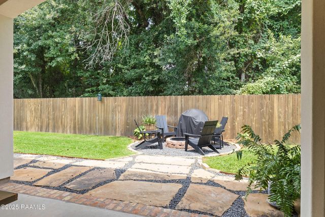 107 Pondside Drive, Lafayette, LA 70503