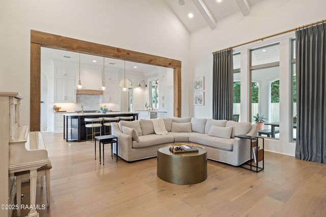 107 Pondside Drive, Lafayette, LA 70503