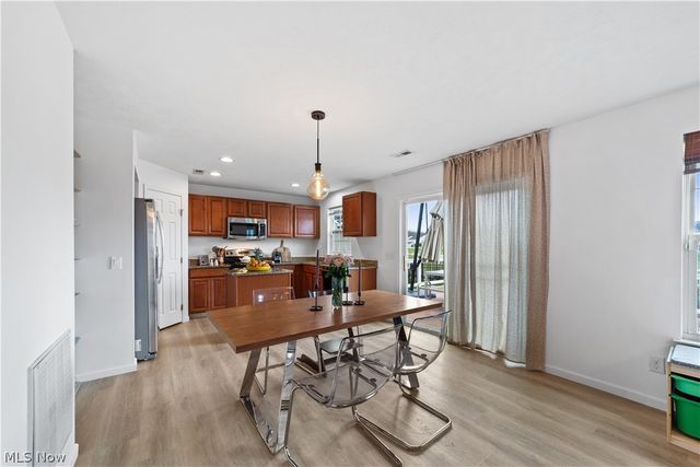 6120 Greenview Trail, North Ridgeville, OH 44039