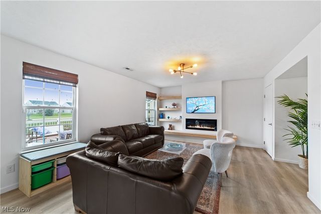 6120 Greenview Trail, North Ridgeville, OH 44039