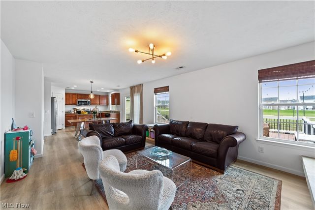 6120 Greenview Trail, North Ridgeville, OH 44039