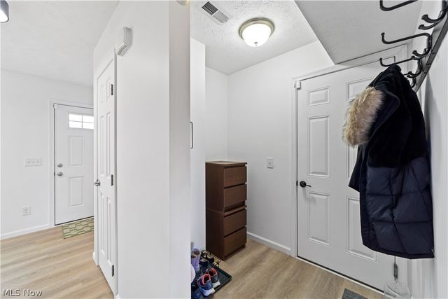 6120 Greenview Trail, North Ridgeville, OH 44039