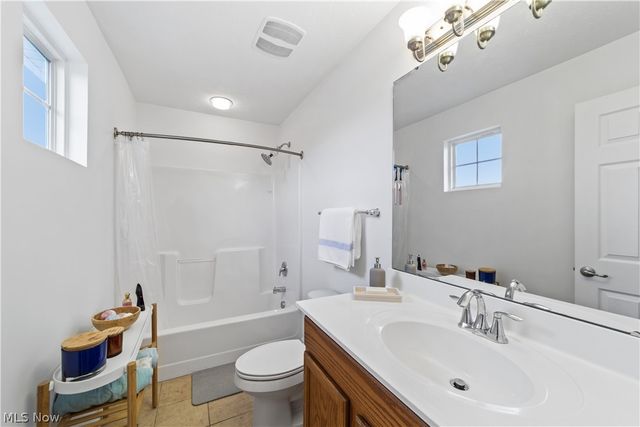 6120 Greenview Trail, North Ridgeville, OH 44039