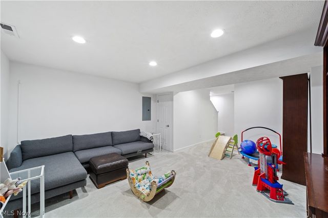 6120 Greenview Trail, North Ridgeville, OH 44039