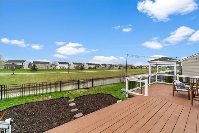 6120 Greenview Trail, North Ridgeville, OH 44039