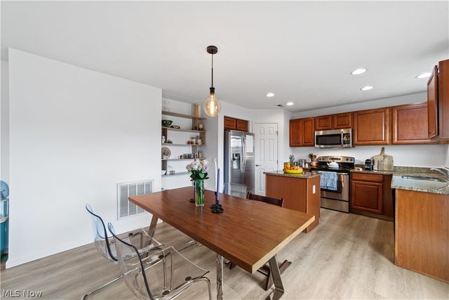 6120 Greenview Trail, North Ridgeville, OH 44039