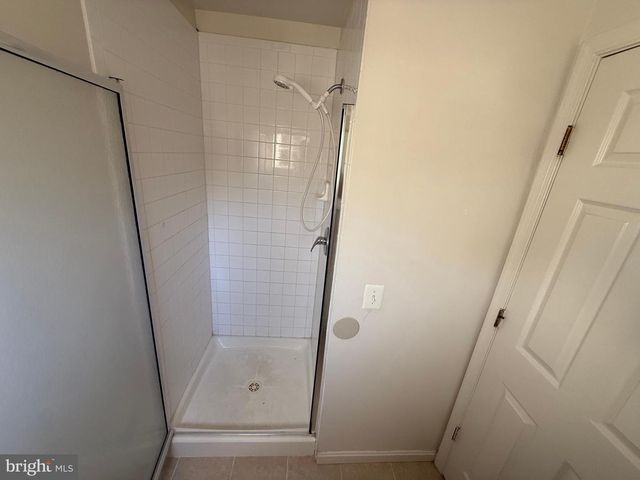 22976 FONTWELL SQ, Sterling, VA 20166