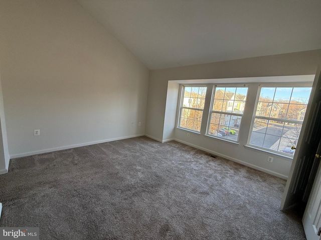 22976 FONTWELL SQ, Sterling, VA 20166