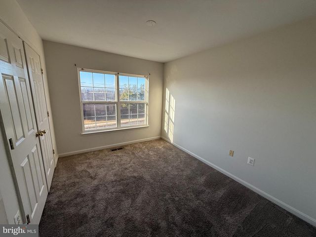 22976 FONTWELL SQ, Sterling, VA 20166