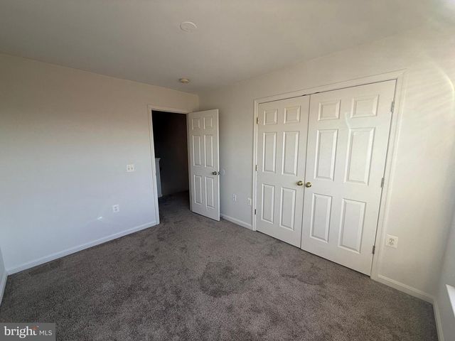 22976 FONTWELL SQ, Sterling, VA 20166