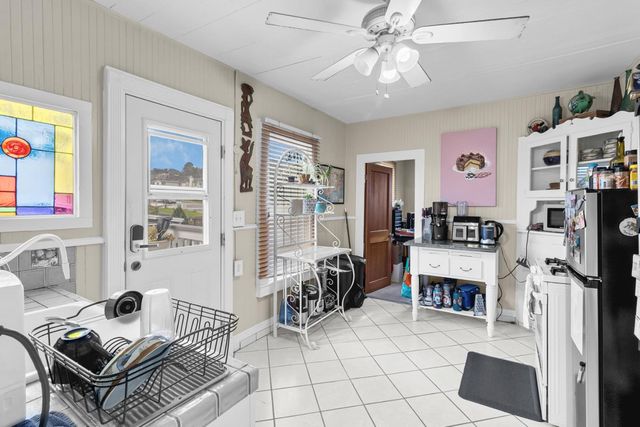 883 Lighthouse Avenue, Monterey, CA 93940