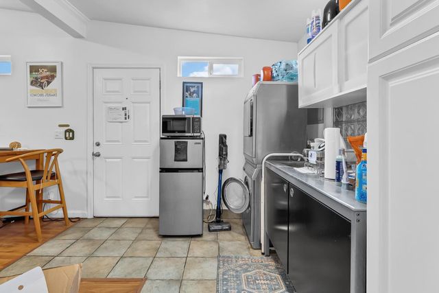 883 Lighthouse Avenue, Monterey, CA 93940