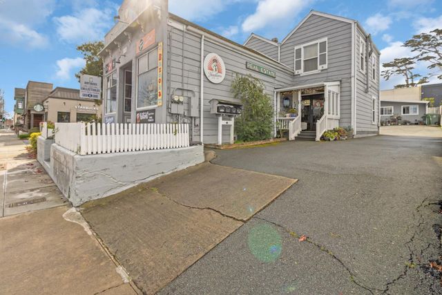 883 Lighthouse Avenue, Monterey, CA 93940