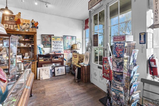 883 Lighthouse Avenue, Monterey, CA 93940