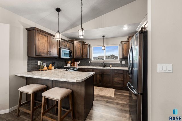 612 Legendary Dr Drive, Harrisburg, SD 57032