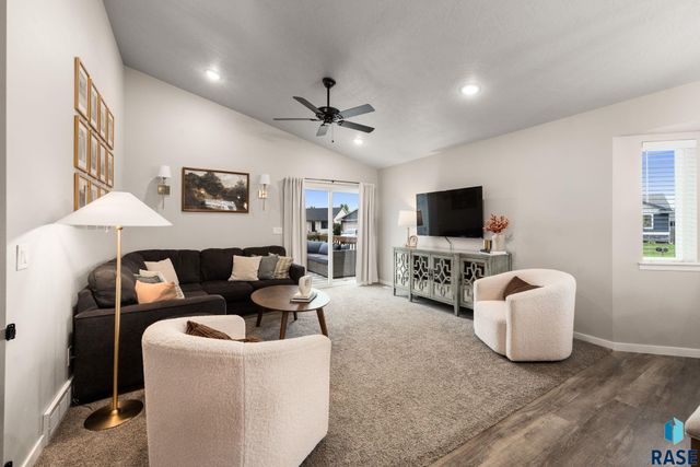 612 Legendary Dr Drive, Harrisburg, SD 57032