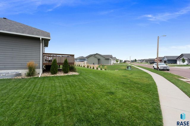 612 Legendary Dr Drive, Harrisburg, SD 57032
