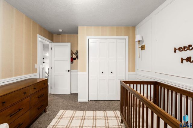 612 Legendary Dr Drive, Harrisburg, SD 57032
