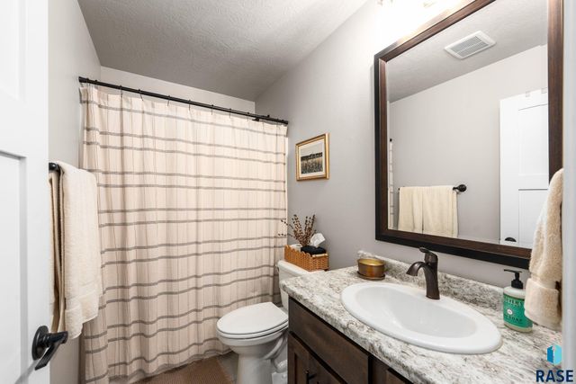 612 Legendary Dr Drive, Harrisburg, SD 57032
