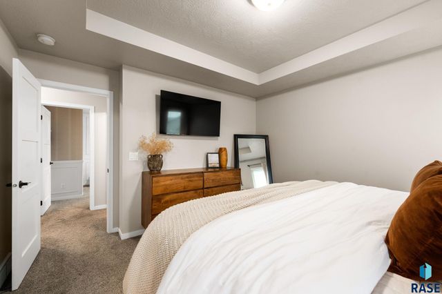 612 Legendary Dr Drive, Harrisburg, SD 57032