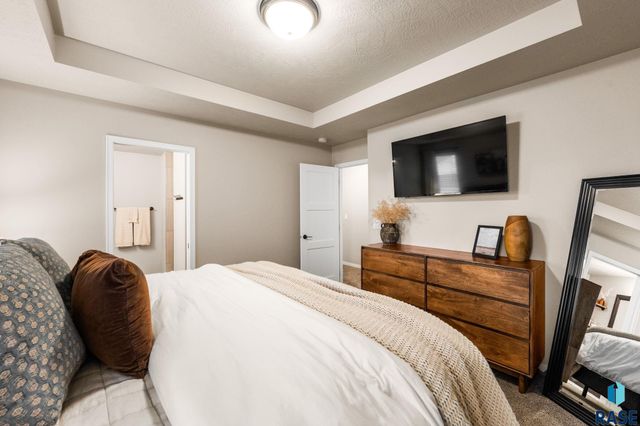 612 Legendary Dr Drive, Harrisburg, SD 57032