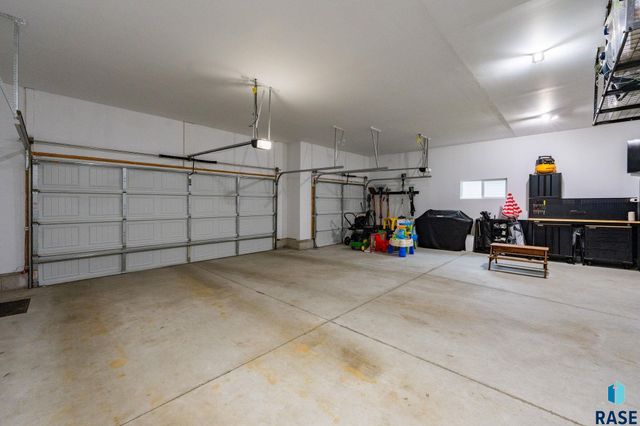 612 Legendary Dr Drive, Harrisburg, SD 57032