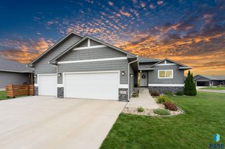 612 Legendary Dr Drive, Harrisburg, SD 57032