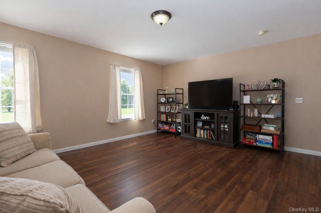 2040 State Route 17k 1, Montgomery, NY 12549