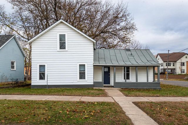 802 Charles STREET, La Crosse, WI 54603