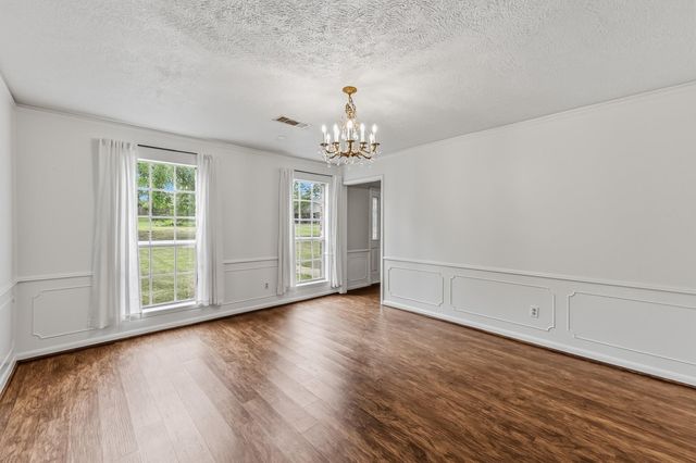 235 Royal Oaks, Huntsville, TX 77320