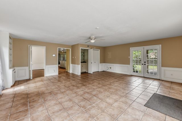 235 Royal Oaks, Huntsville, TX 77320