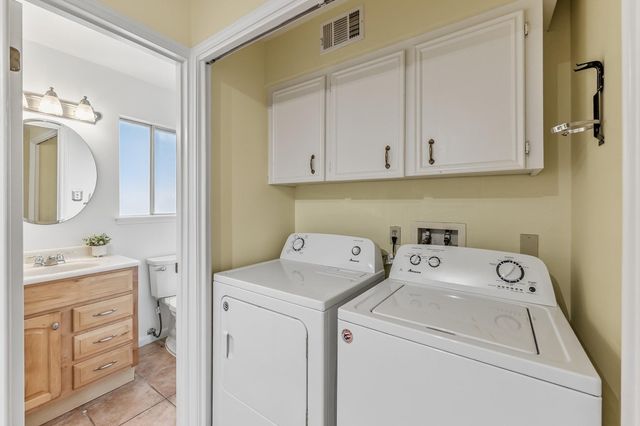 235 Royal Oaks, Huntsville, TX 77320