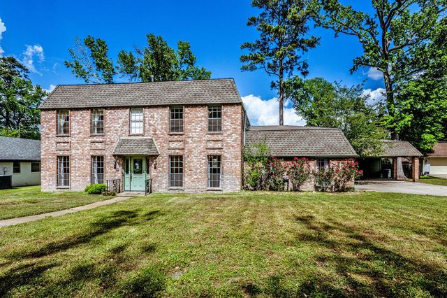 235 Royal Oaks, Huntsville, TX 77320