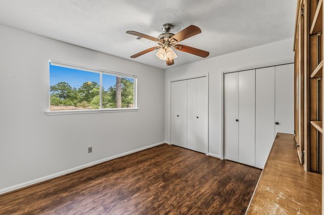 235 Royal Oaks, Huntsville, TX 77320