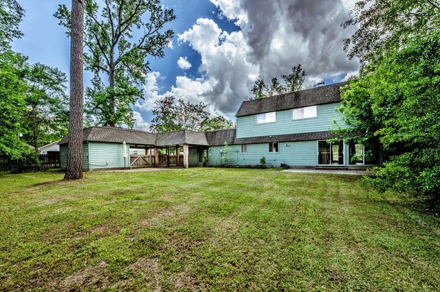 235 Royal Oaks, Huntsville, TX 77320