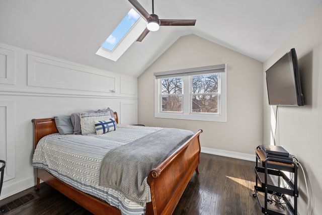 5711 N Karlov Avenue N, Chicago, IL 60646