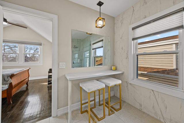 5711 N Karlov Avenue N, Chicago, IL 60646