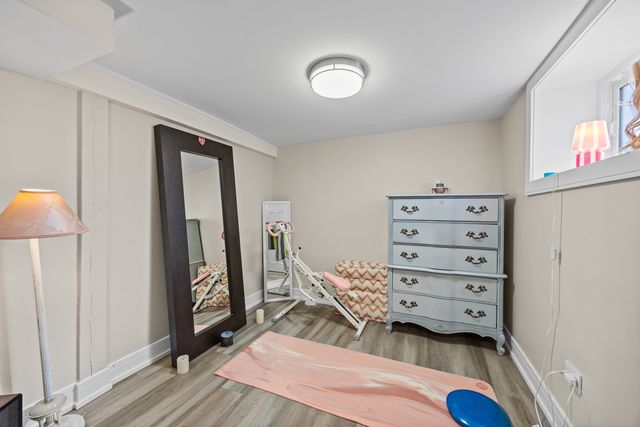 5711 N Karlov Avenue N, Chicago, IL 60646