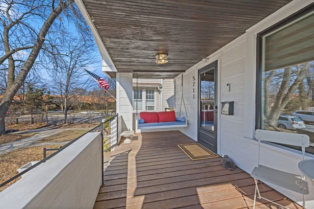 5711 N Karlov Avenue N, Chicago, IL 60646