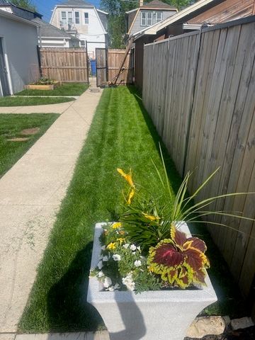 5711 N Karlov Avenue N, Chicago, IL 60646