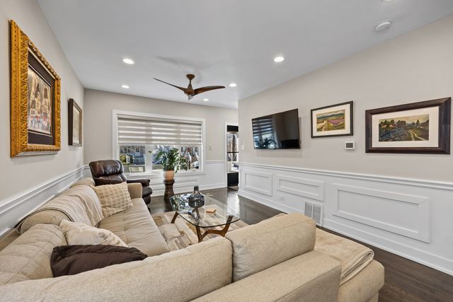 5711 N Karlov Avenue N, Chicago, IL 60646