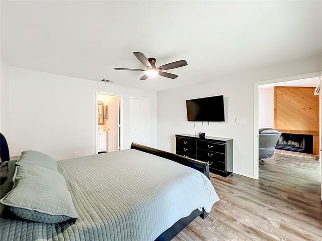 1050 ABELL CIRCLE, Oviedo, FL 32765