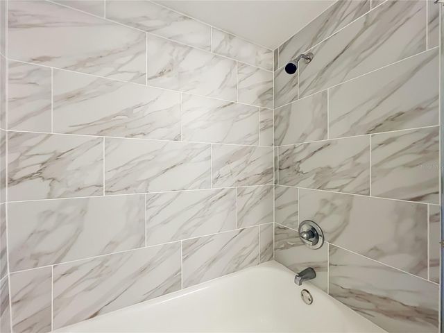 1050 ABELL CIRCLE, Oviedo, FL 32765