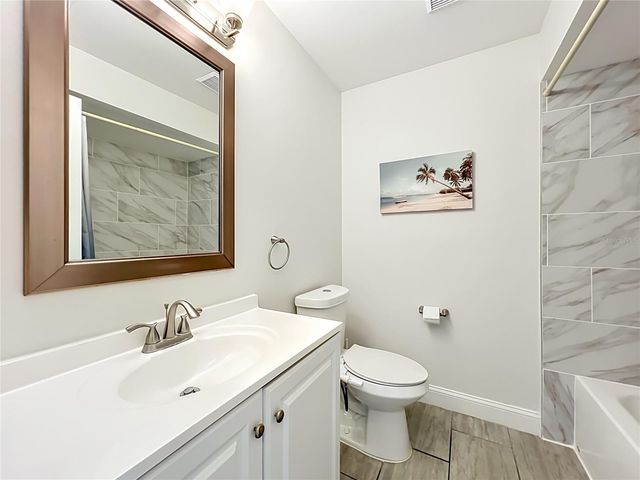 1050 ABELL CIRCLE, Oviedo, FL 32765