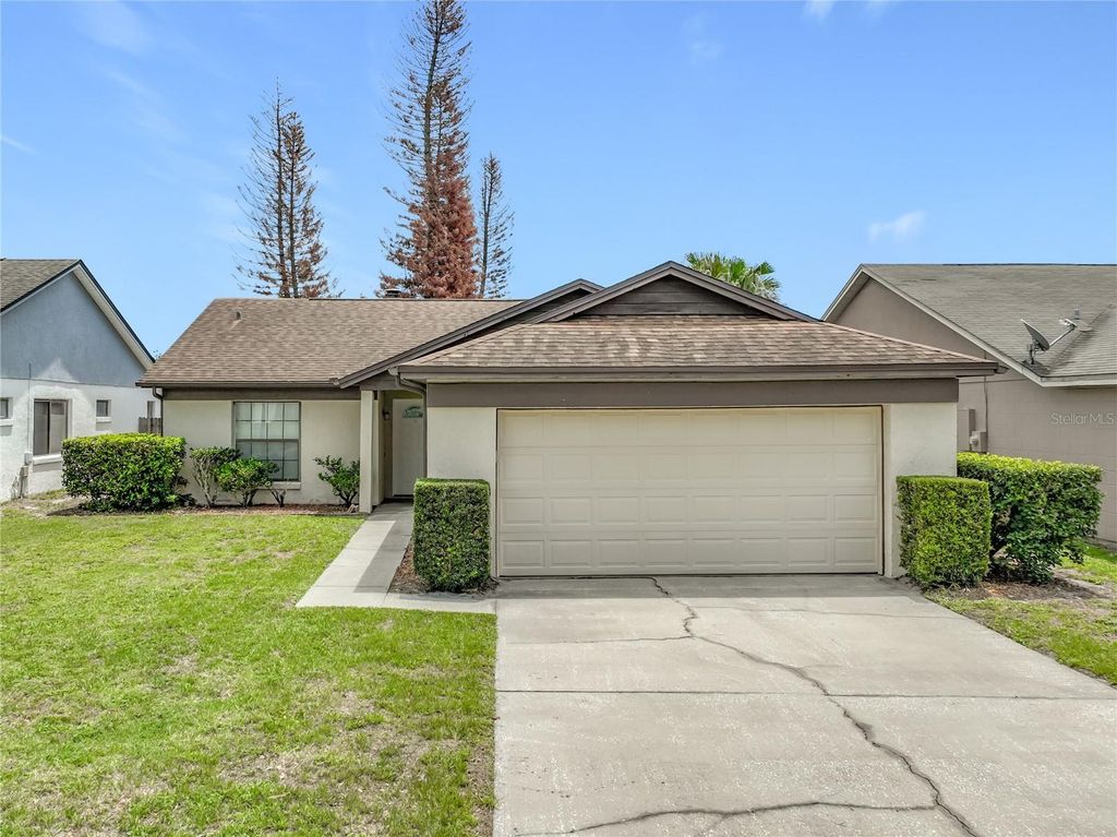 1050 ABELL CIRCLE, Oviedo, FL 32765