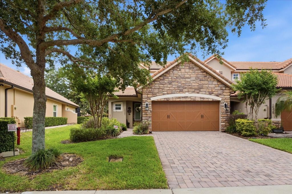 Image 2 of property listing at 10321 BELFRY CIRCLE, Orlando, FL 32832