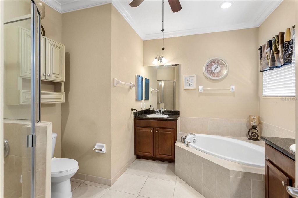 Image 16 of property listing at 10321 BELFRY CIRCLE, Orlando, FL 32832